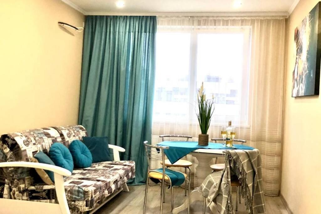 Appartamento Новобудова Місто Трав, Р-Н Вікторії Гарденс Leopoli Esterno foto